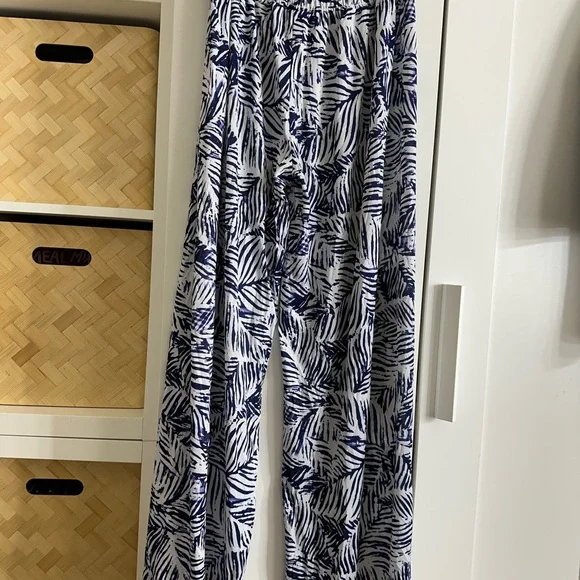 Navy and White Leaf Print summer pants M - Picture 7 of 8